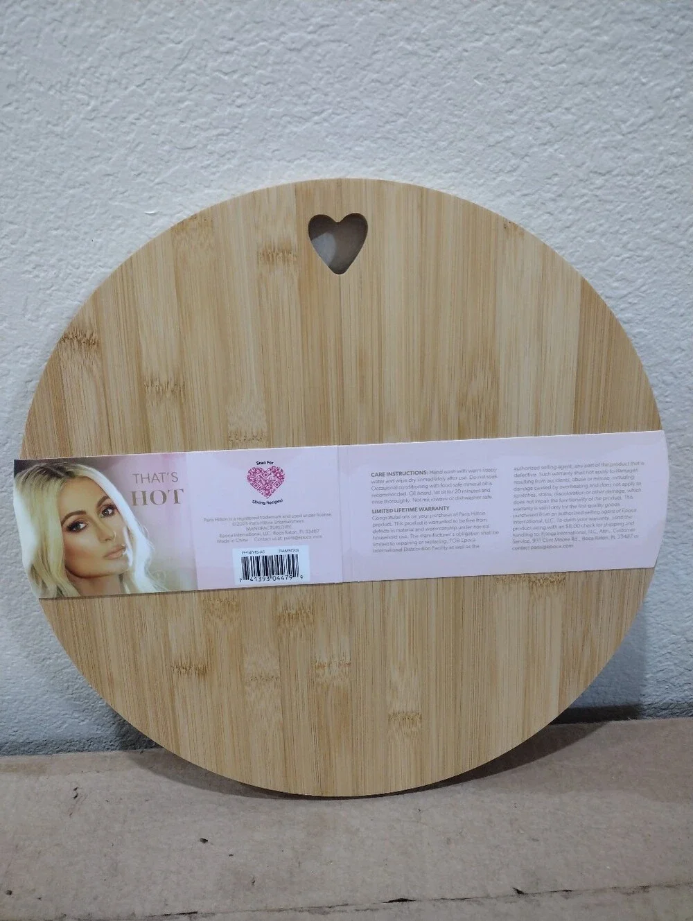 PARIS HILTON BAMBOO CUTTING BOARD 14